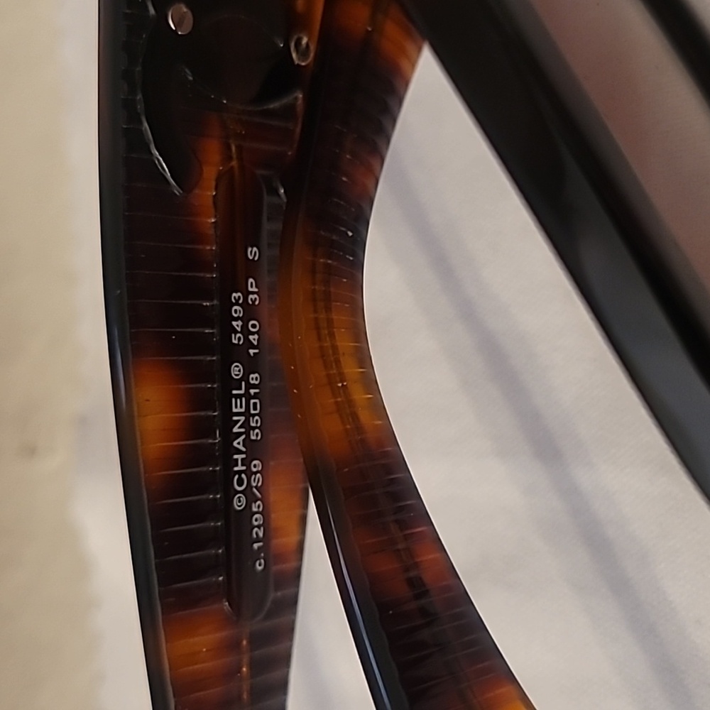 CHANEL Tortoise Shell Sunglasses with Brown Gradient Lenses - Picture 3 of 8